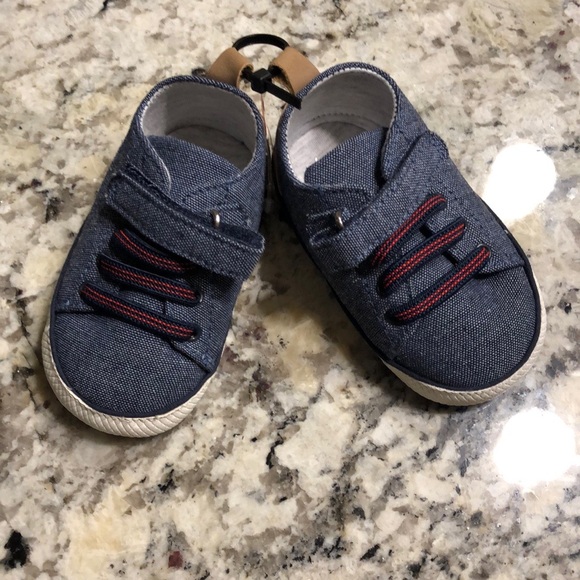 NWT - Baby Boys Casual Sneaker - Size 4 - Picture 2 of 3